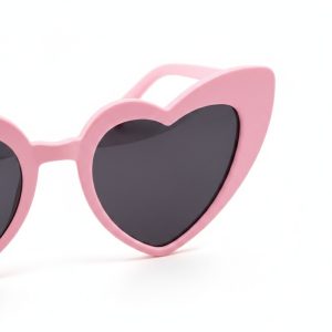 womens oversized love heart sunglasses 2