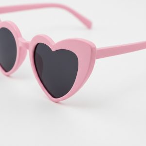 womens oversized love heart sunglasses 6